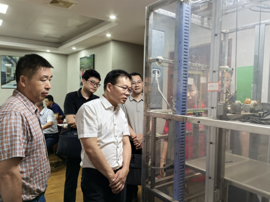 <CMSPRO_DOCUMENT FIELD='title' AUTOLINK='false'>标题</CMSPRO_DOCUMENT>